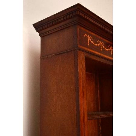 Breakfront Bookcase Blumenintarsien 