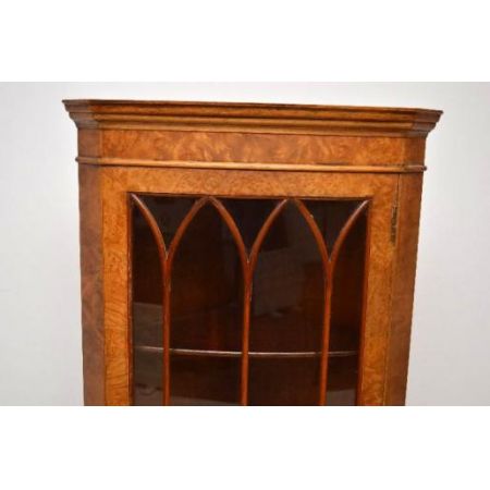 Antiik Georgianstil  Nussbaum Eckschrank 