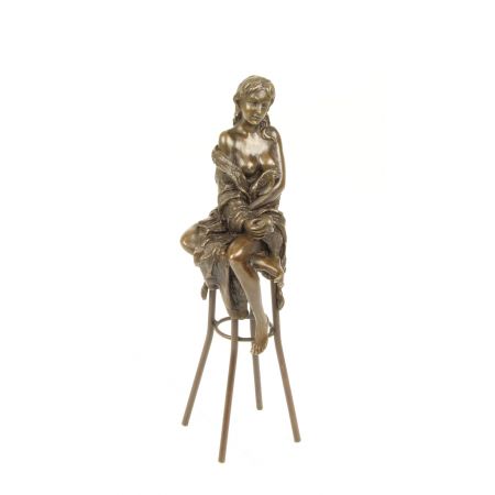 Bronzefigur Lady On Barchair 26,2x6,9x9,3cm