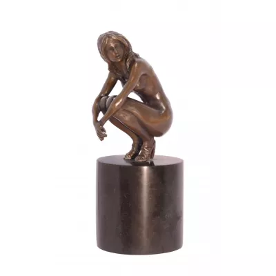 Bronzefigur Kuhering Nude 26,7x10,9x12,8cm
