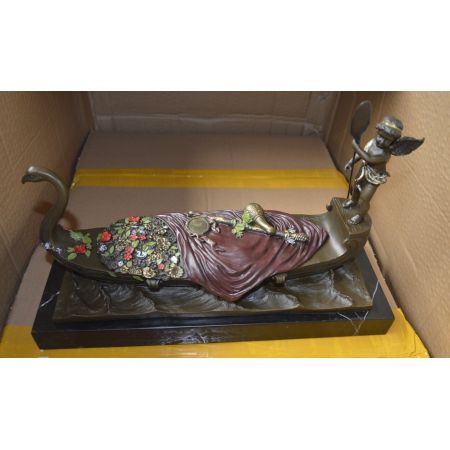 Bronzefigur von Putto Stearing Gondola 20,7x13,6x35cm