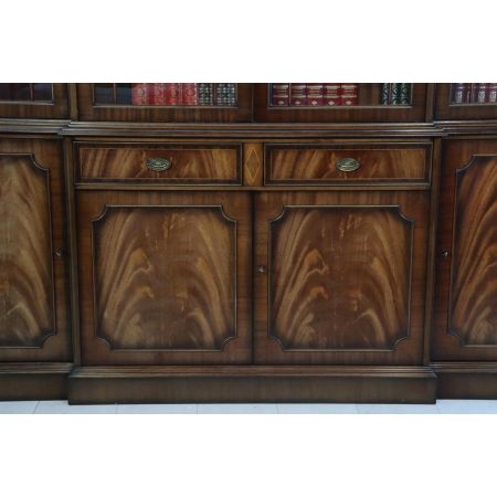 Breakfront Bookcase in Pyramiden Mahagoni, Bücherschrank Antik Regency Stil