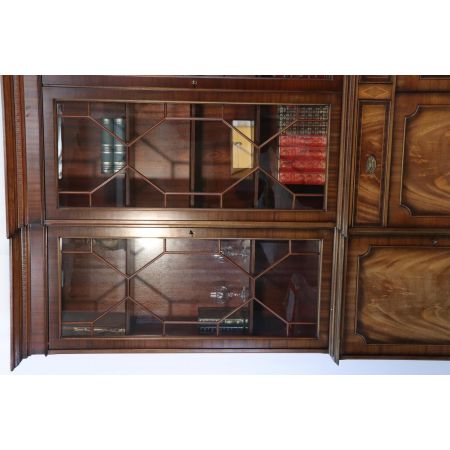 Breakfront Bookcase in Pyramiden Mahagoni, Bücherschrank Antik Regency Stil