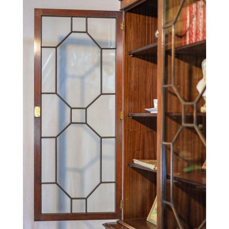 Mahagoni Breakfront/Wohnzimmerschrank, Vitrinenschrank Antik Stil, Bevan Funnell ltd.