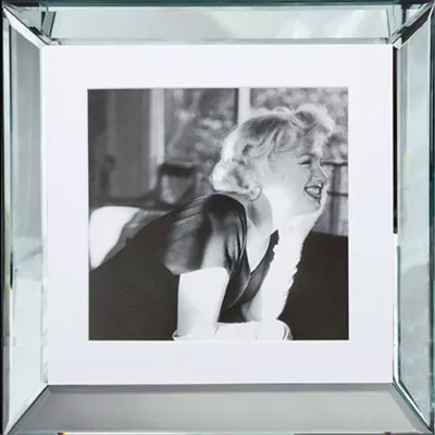 Marilyn Monroe Bild Wandbild schwarz-weiß Between Friends 40x40 im Bilderrahmen Spiegelbilderrahmen