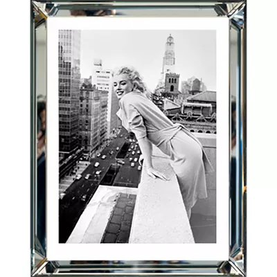 Wandbild Marilyn Monroe At the Embassy schwarz-weiß Bild 60x80 im Rahmen Spiegelrahmen