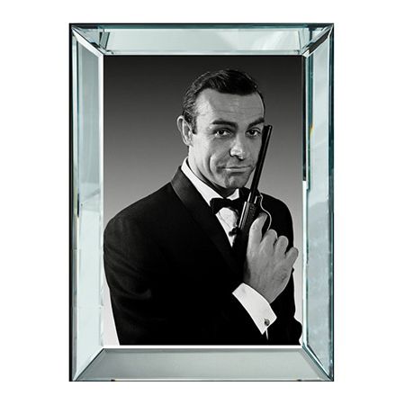 Wandbild Schwarz-weiß Foto James Bond (Connery) 60x80 mit Rahmen Spiegelrahmen