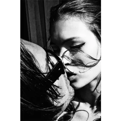 Wandbild Fotoleinwand Kate Moss kissing Schwarz-weiß Foto 120x180cm