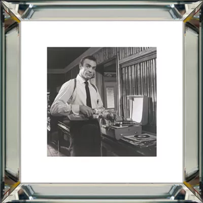 Bild Wandbild Foto schwarz-weiß James Bond Vodka Martini 40x40 Spiegelbilderrahmen