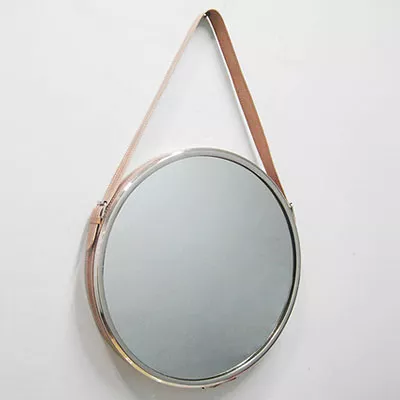 Runder Wandspiegel in Rosé Gold 69 cm mit Lederhaken aus Nickel/Leder im Nickel Finish
