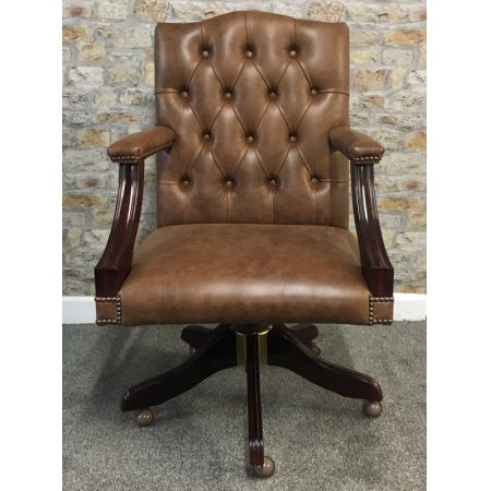 "Gainsborough" Chesterfield Drehstuhl Vollledersessel