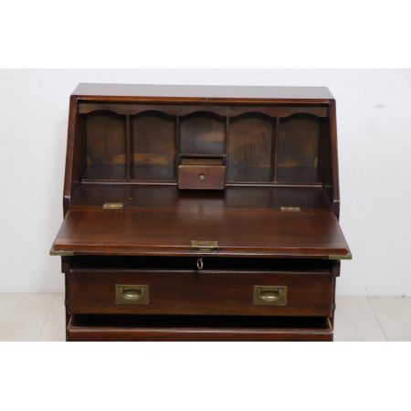 Charismatischer Campaign Stil Sekretär in Mahagoni, edle Messing Beschläge - sofort lieferbar