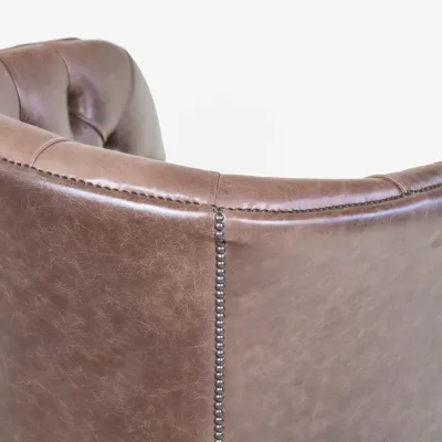 Englischer Clubsessel „Perth“ – Original Chesterfield Ledersessel aus braunem Anilinleder