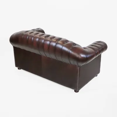 Braunes Ledersofa mit zwei losen Sitzkissen