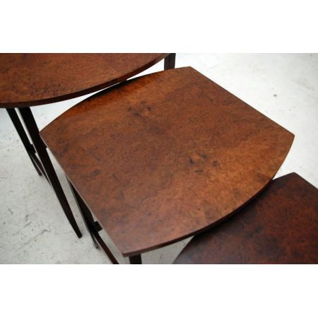 Antikes Nussbaum Nest of Tables Edwardian Stil