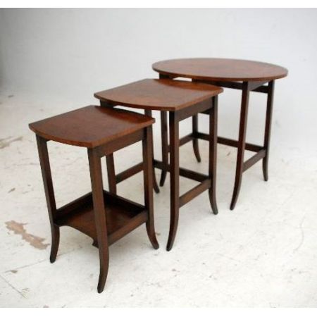 Antikes Nussbaum Nest of Tables Edwardian Stil