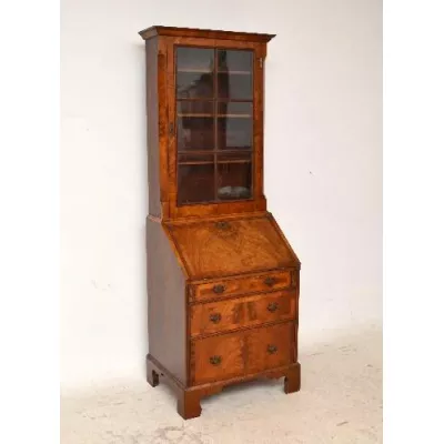 feiner antiker Nussbaum Sekretär  Bureau Bookcase  