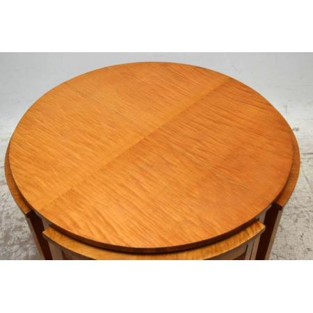 Art Deco Nest of tables Couchtische aus Bergahorn