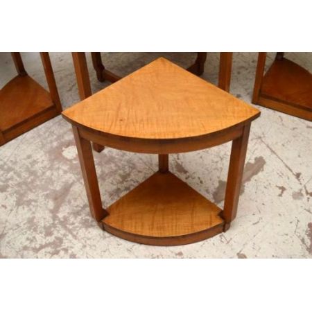Art Deco Nest of tables Couchtische aus Bergahorn