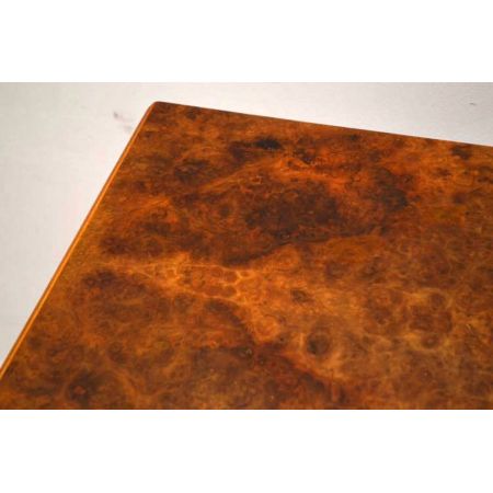 Beistelltisch aus Nussbaum antik