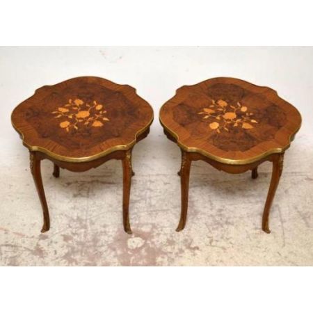 Paar antike Beistelltische mit schönen Intarsien
