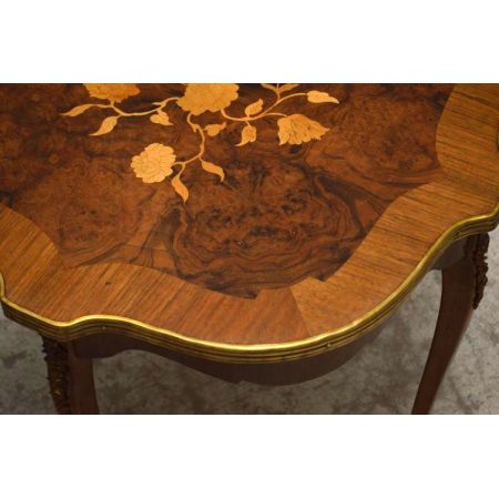 Paar antike Beistelltische mit schönen Intarsien