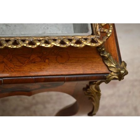 Pflanzenstand Planzentisch mit tollen Intarsien