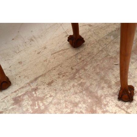 Spieltisch aus Nussbaum für Kartenspiele