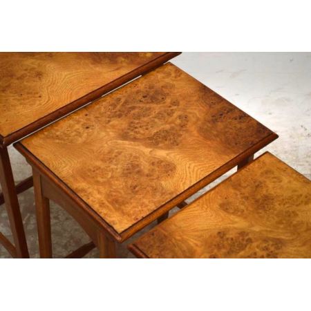 Antikes Nest of Tables Arts & Craft