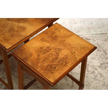 Antikes Nest of Tables Arts & Craft