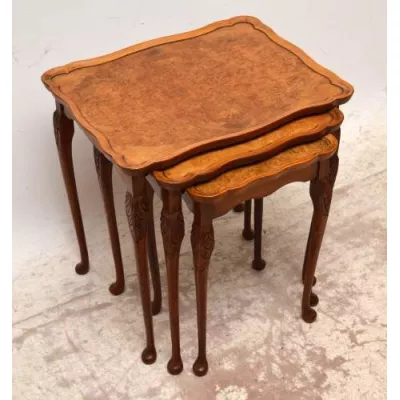 Nest of Tables aus Walnuss antik