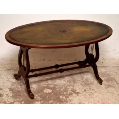Antiker Tisch mit Ledereinsatz oval