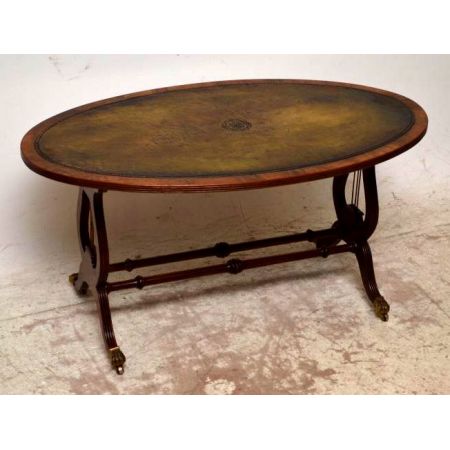 Antiker Tisch mit Ledereinsatz oval