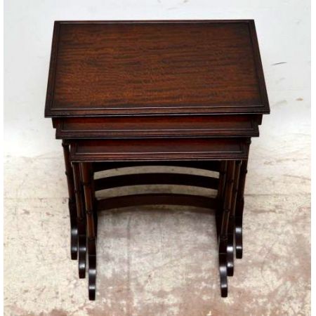 Nest of Tables antik Mahagoni