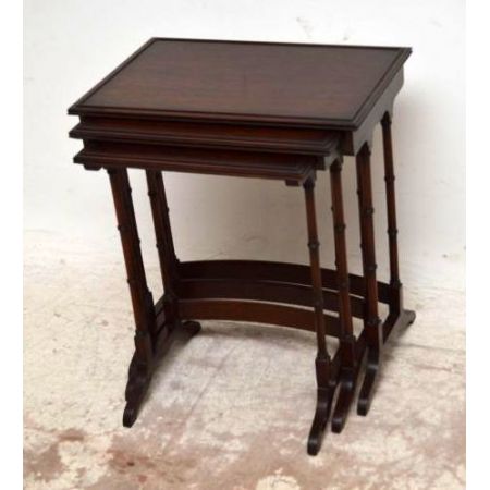 Nest of Tables antik Mahagoni