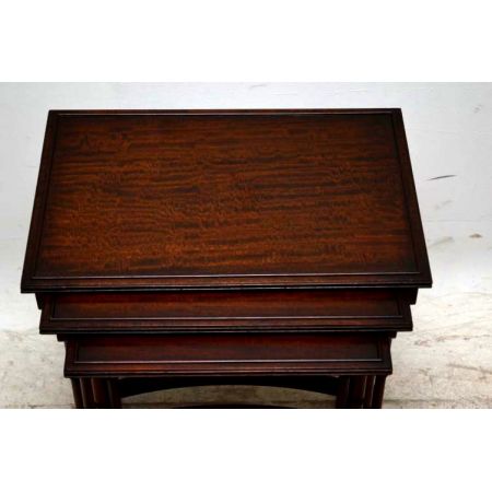 Nest of Tables antik Mahagoni