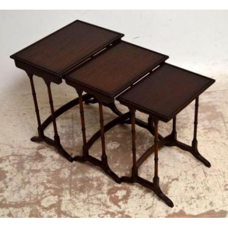Nest of Tables antik Mahagoni