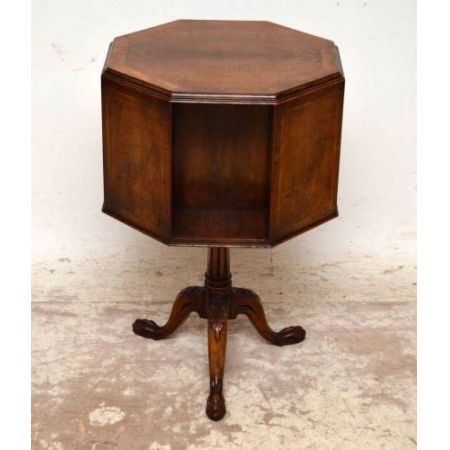 Drehtisch antik aus Nussbaum