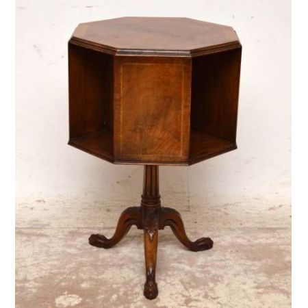 Drehtisch antik aus Nussbaum