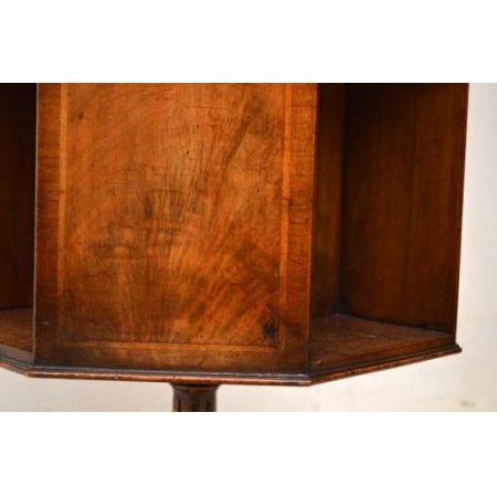 Drehtisch antik aus Nussbaum