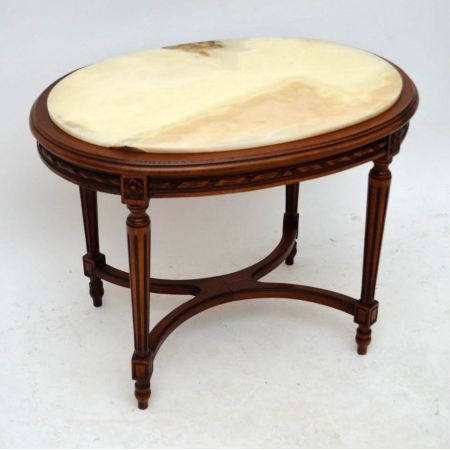 Antiker ovaler Couchtisch Coffee table