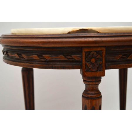 Antiker ovaler Couchtisch Coffee table