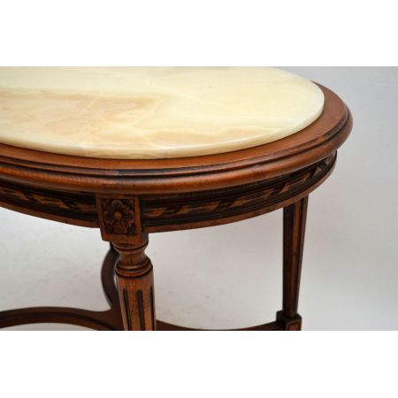 Antiker ovaler Couchtisch Coffee table