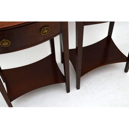 Schönes Paar Edwardian Beistelltische antik