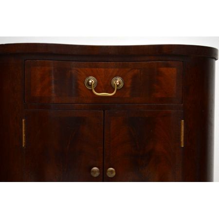 Antikes Paar Nachtschränkchen Tische