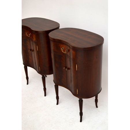 Antikes Paar Nachtschränkchen Tische