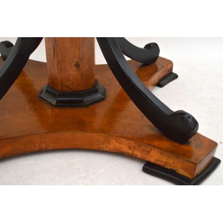 Antik Biedermeier Center Tisch oder Esstisch