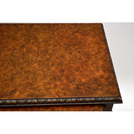 Nest of Table geschnitzte Walnuss Beistelltische