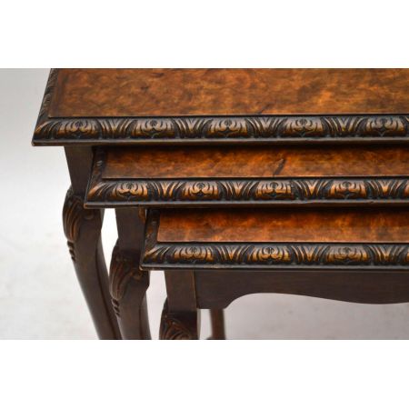 Nest of Table geschnitzte Walnuss Beistelltische