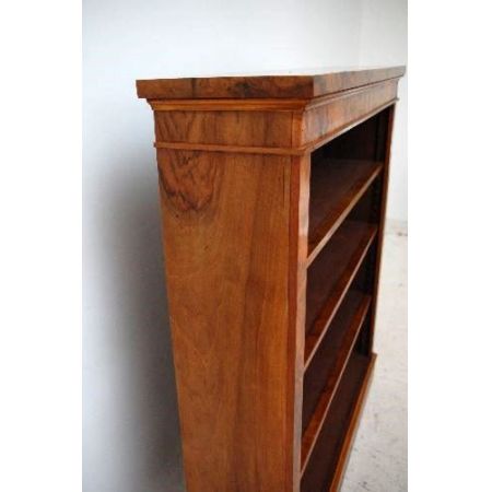 Antiker Nussbaum Bücherschrank